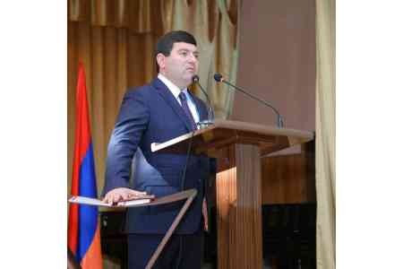 Candidate for Armenia`s premier calls on opposition to unite 